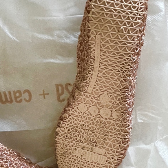 Beautiful Women's pinkish coral glitter rubber flats barely worn!! - Picture 5 of 5